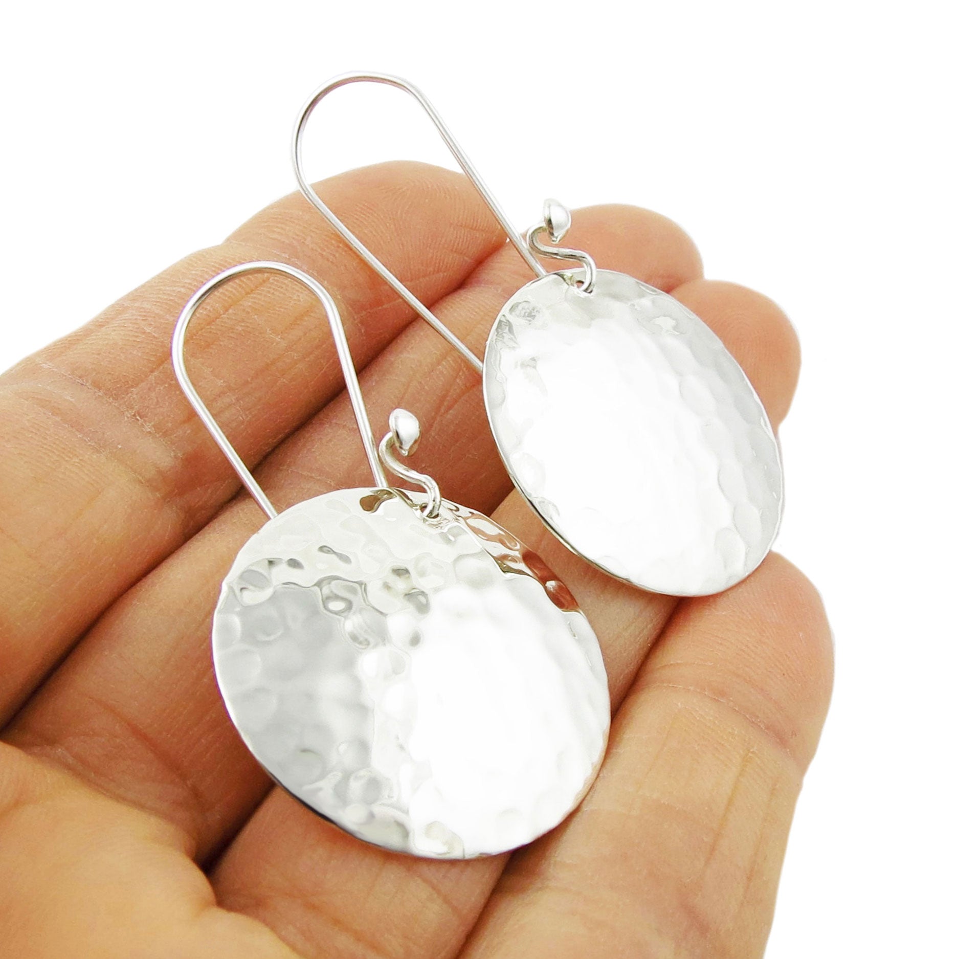 Beading hoop earrings with macramé pendants